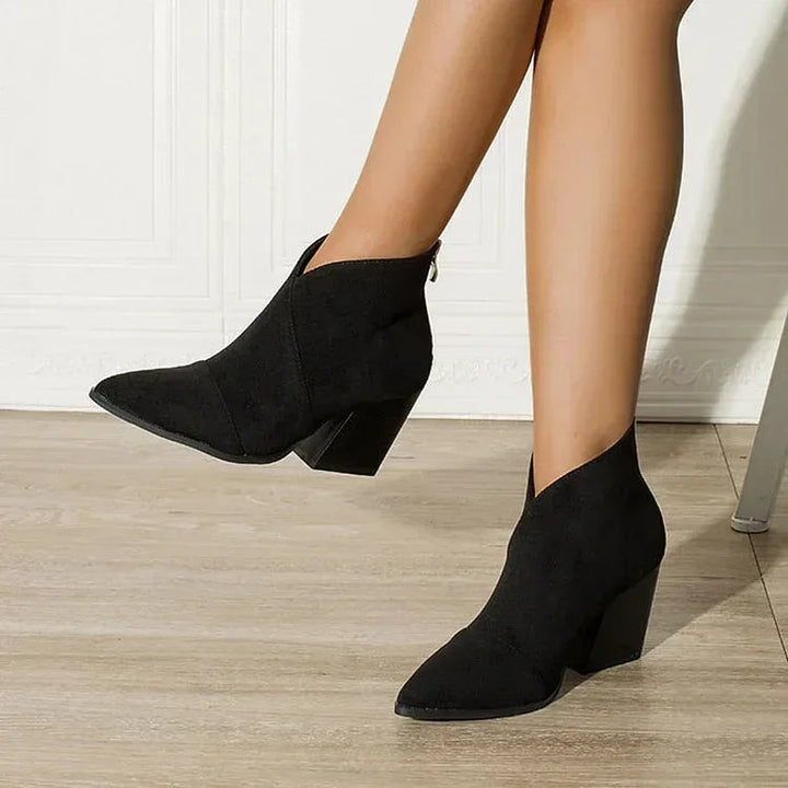 Sari™ | Botines de punta estrecha