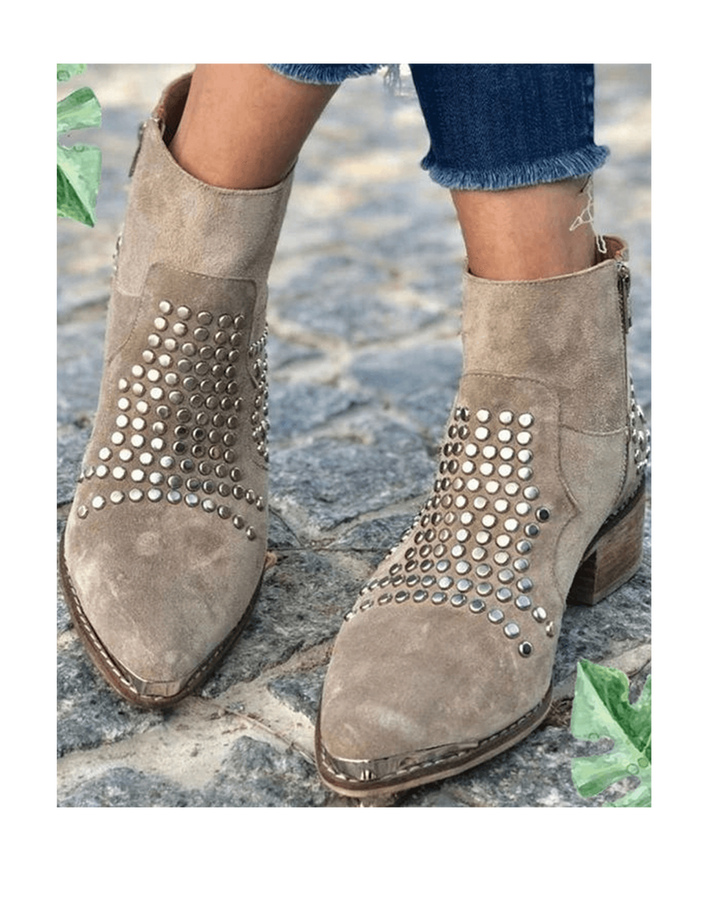 Sloane™ | Botas con tachuelas en el borde