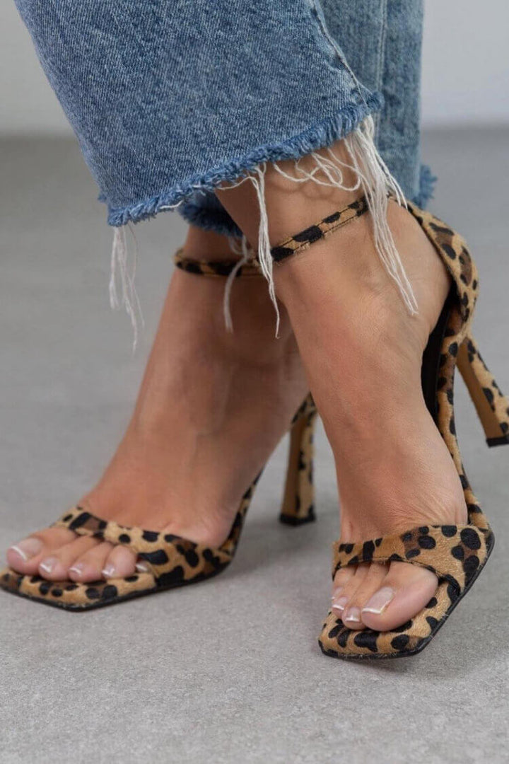 April| Tacones con estampado de leopardo