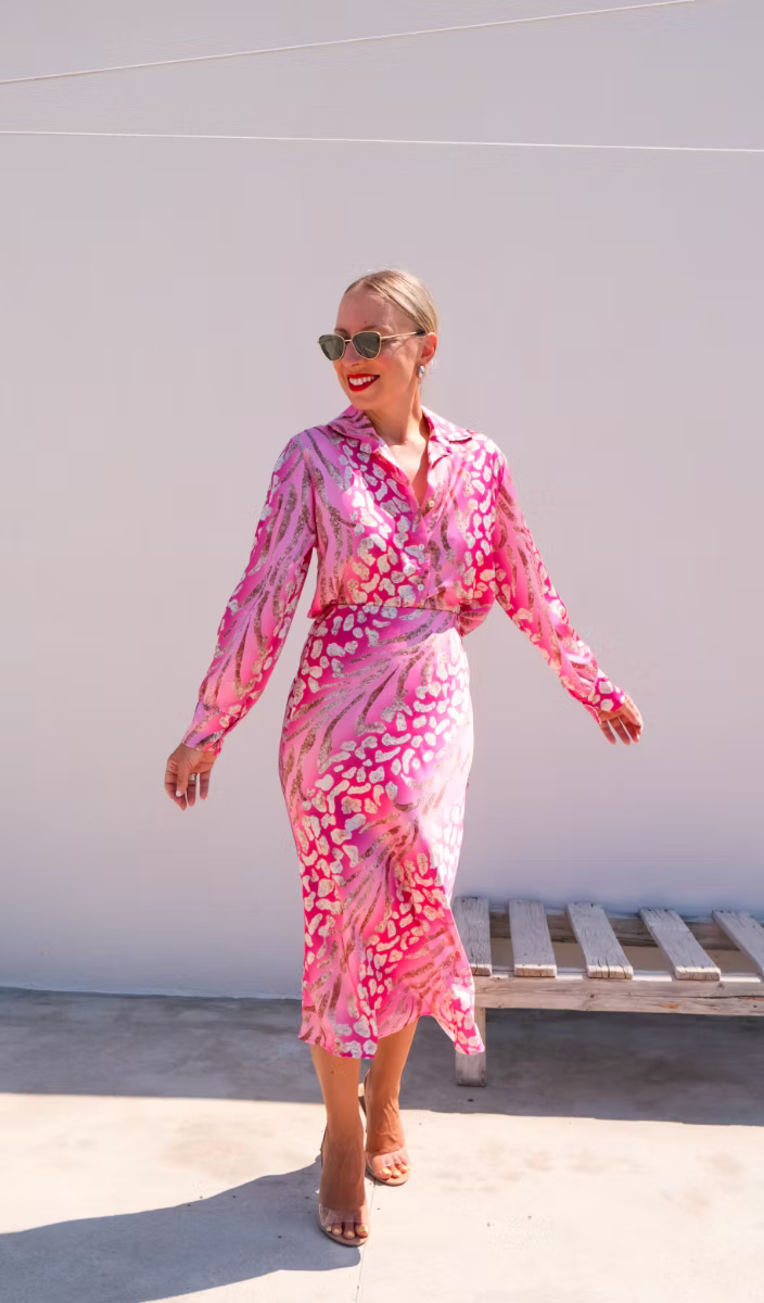 Elegant Long Sleeve Dress for Women - Timeless Flowing Silhouette
