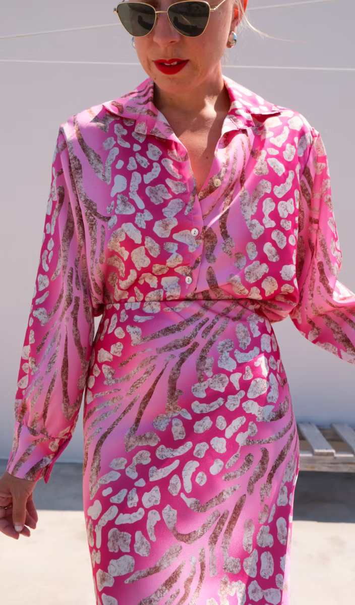 Elegant Long Sleeve Dress for Women - Timeless Flowing Silhouette