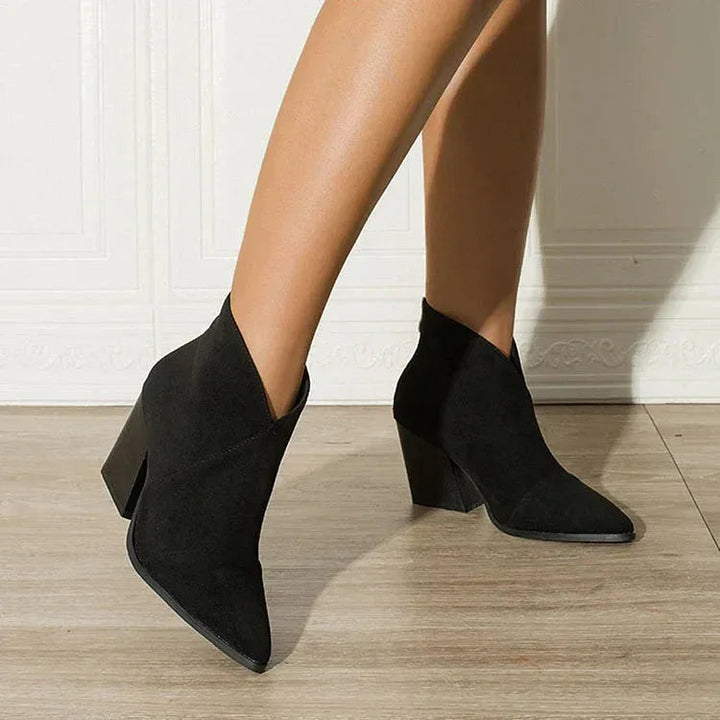 Sari™ | Botines de punta estrecha