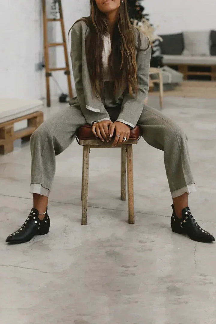 Aela™ | Botas puntiagudas con tachuelas
