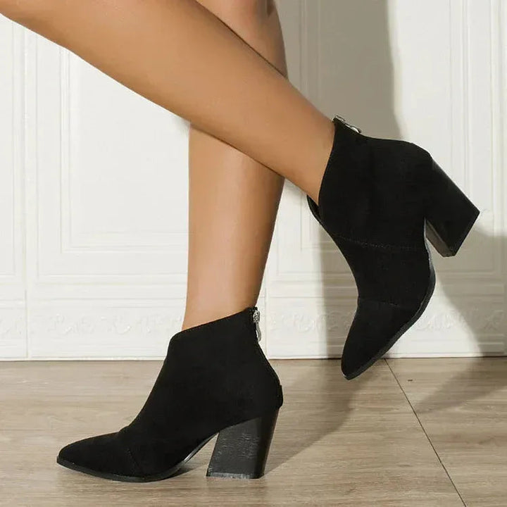 Sari™ | Botines de punta estrecha