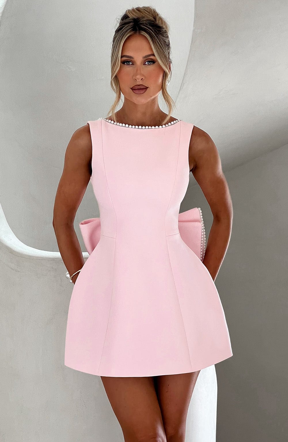 Celeste | Vestido Mini A-Line Feminino com Detalhe em Pérola sem Mangas