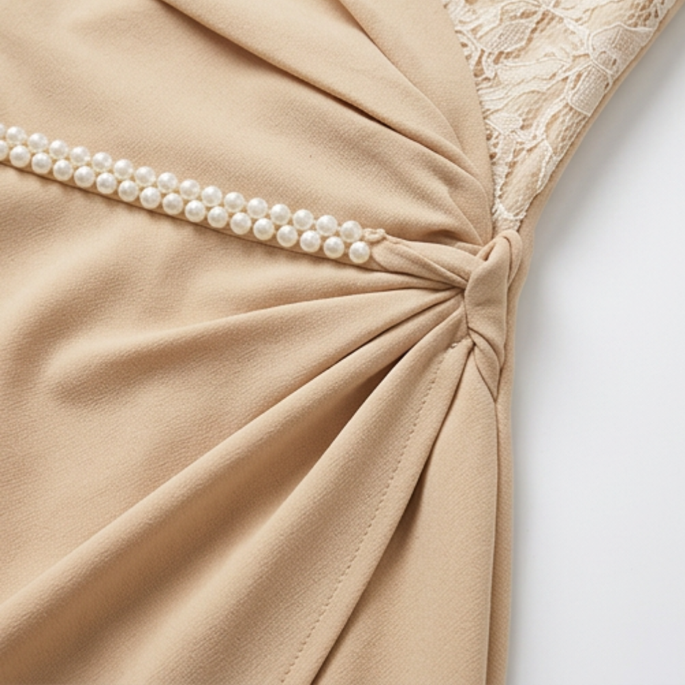 Vestido corto con mangas de encaje y cinturón de perlas - Vestido de cóctel elegante