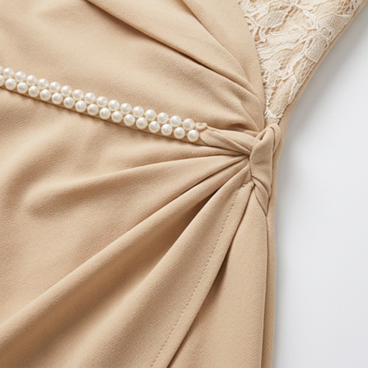 Vestido corto con mangas de encaje y cinturón de perlas - Vestido de cóctel elegante