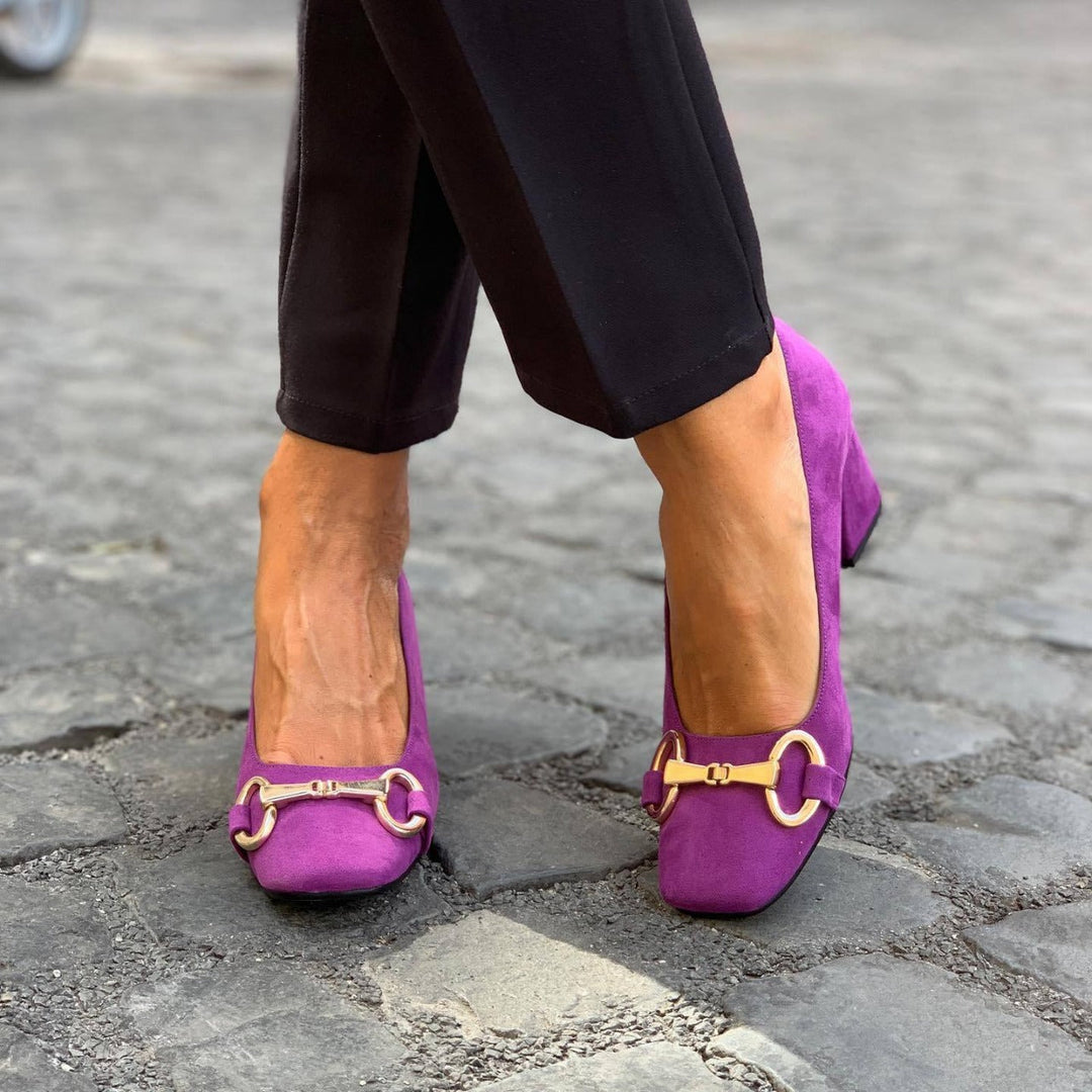 Charlotte| Salones elegantes con detalle dorado