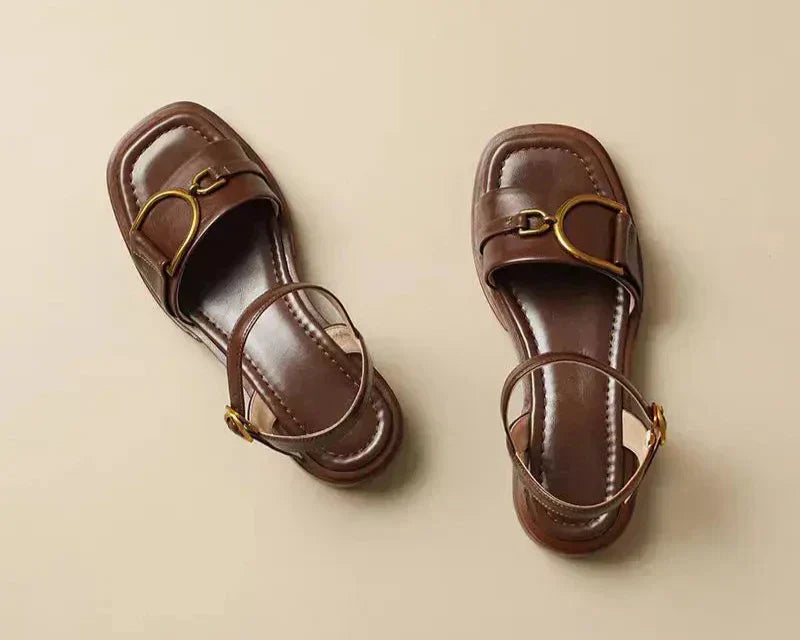 Amara | Sandalias Planas con Hebilla™