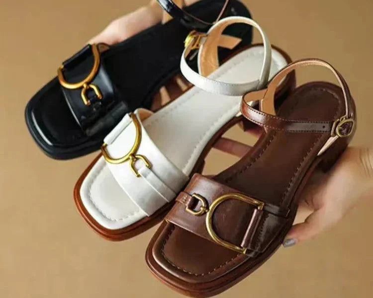 Amara | Sandalias Planas con Hebilla™