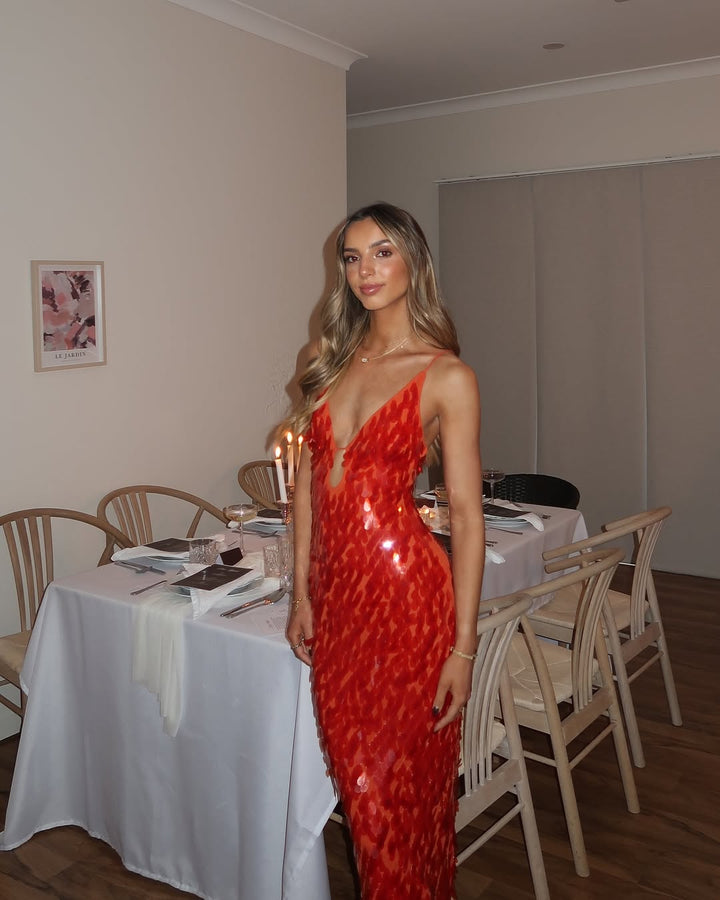 Nina – Vestido Drapeado Atemporal