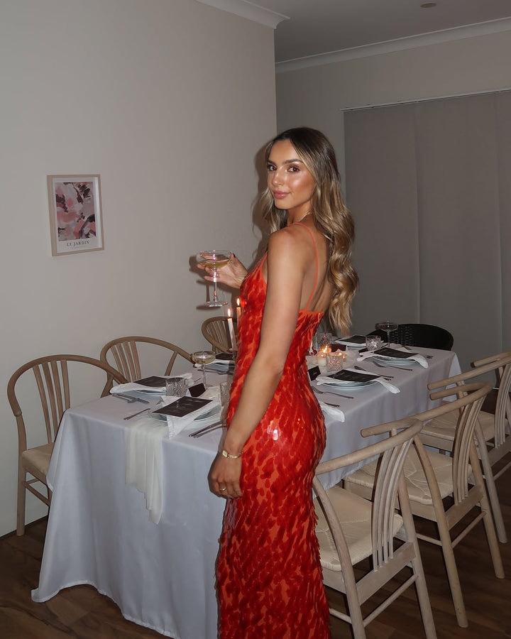 Nina – Vestido Drapeado Atemporal