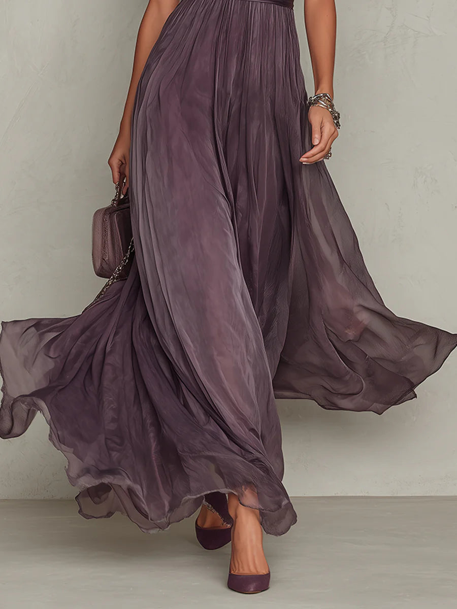 Flavia | Elegantes langes lila Kleid mit tiefem Ausschnitt und Spitze