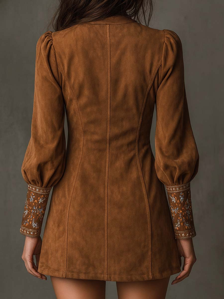 Lunori™ | Vestido mini bordado de ante en color púrpura