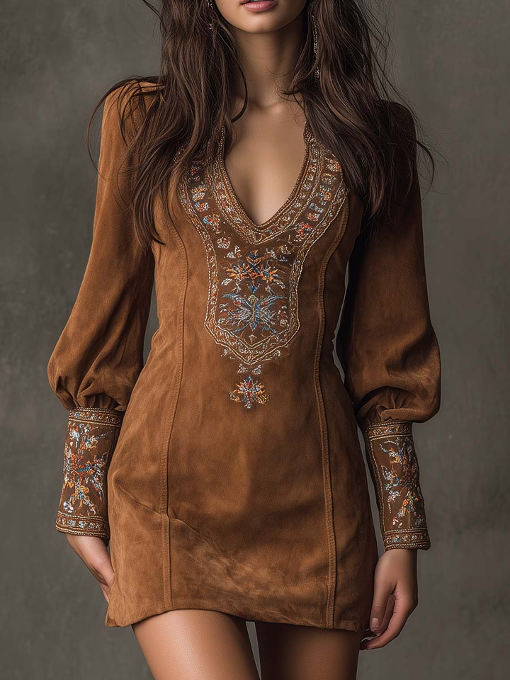 Lunori™ | Vestido mini bordado de ante en color púrpura