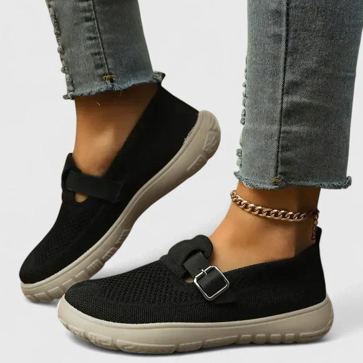Sara | Zapatillas de malla para mujer sin cordones con detalle de correa y hebilla