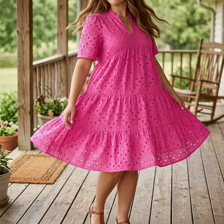 Vestido de algodón con ojales, escote en V, silueta babydoll con volantes