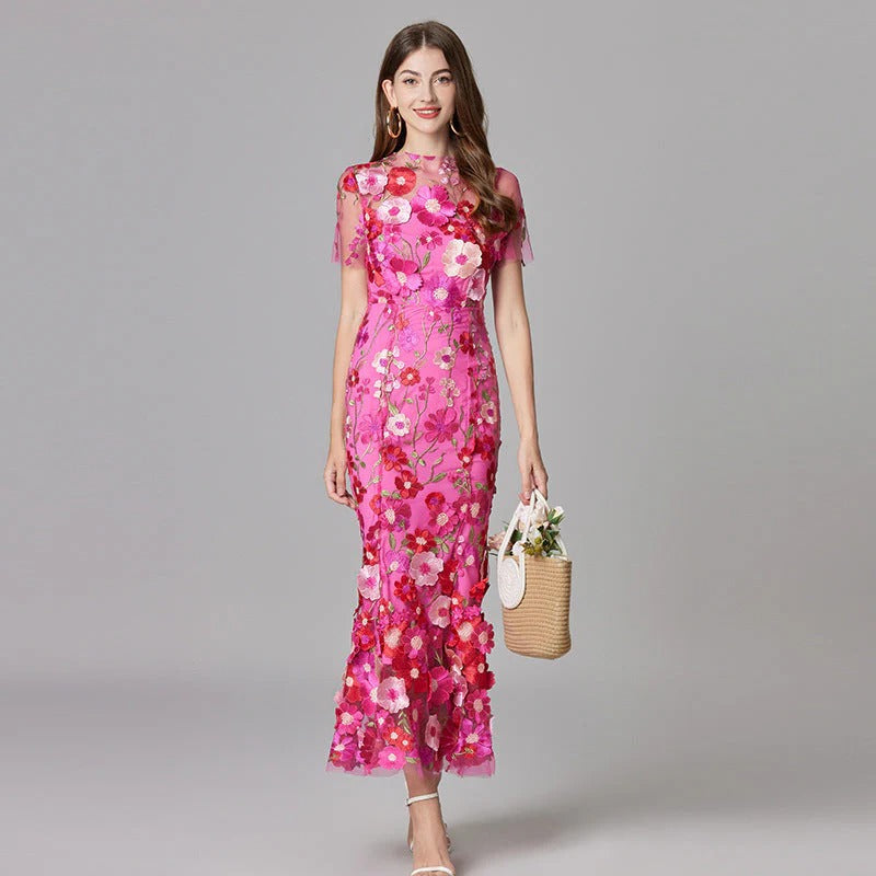 Aurelia | Vestido maxi sin mangas de malla transparente con aplicaciones florales 3D para mujer