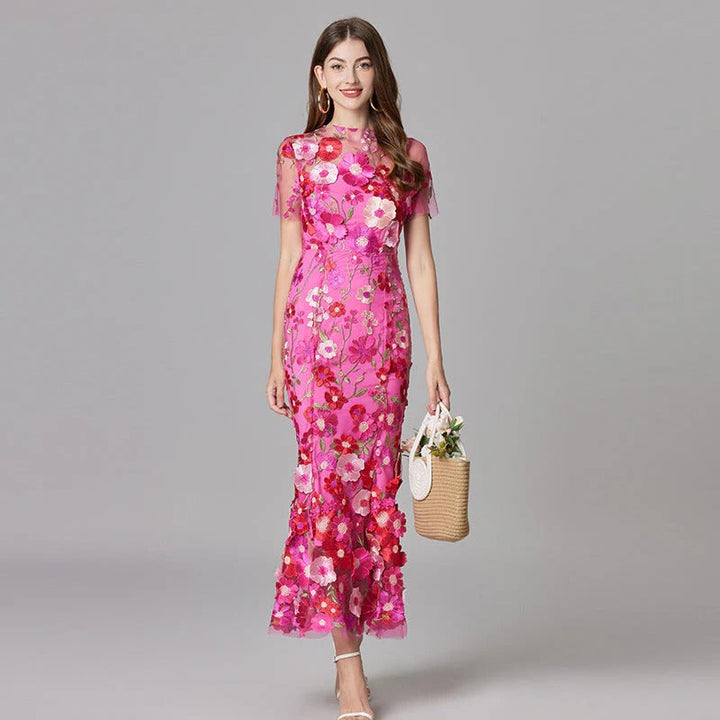 Aurelia | Vestido maxi sin mangas de malla transparente con aplicaciones florales 3D para mujer