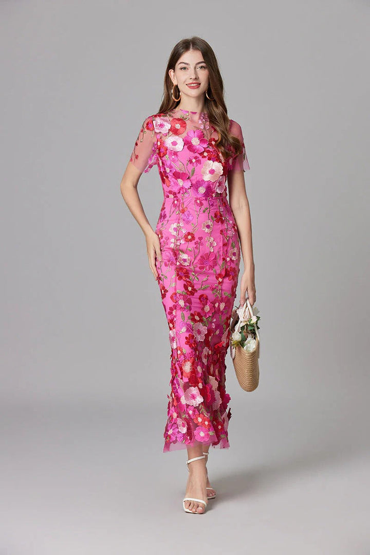Aurelia | Vestido maxi sin mangas de malla transparente con aplicaciones florales 3D para mujer