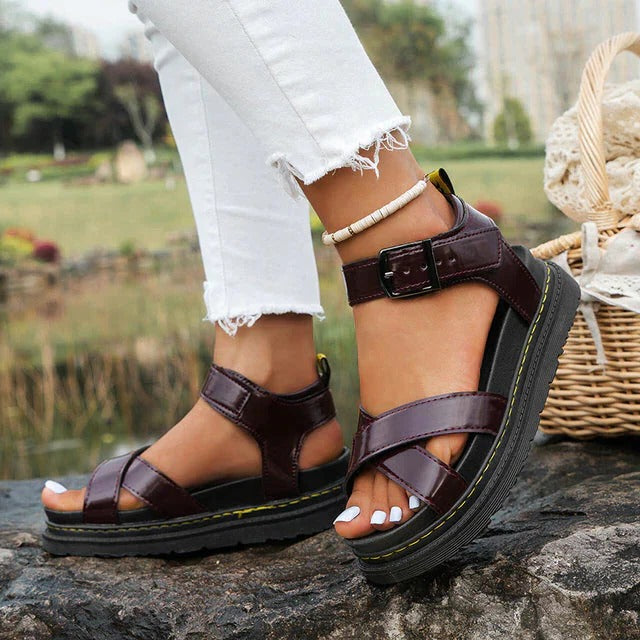 Brooke | Damen Plateau-Sandalen mit Kreuzriemen und Knöchelschnalle