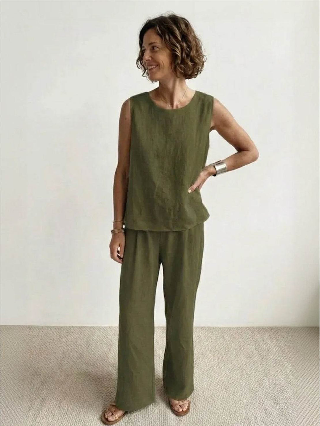 Olivia | Completo donna con canotta senza maniche e pantaloni a gamba larga